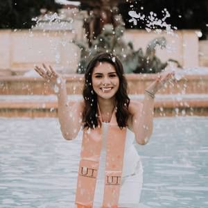 Meet your Posher, Monica